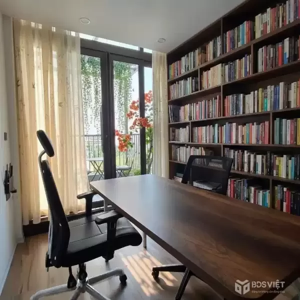 thụy khuê 30m x7 tầng thang máy 12 tỷ view hồ,cách phố 20m,ngõ thông ra hồ