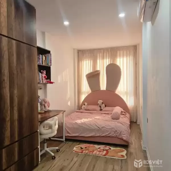 thụy khuê 30m x7 tầng thang máy 12 tỷ view hồ,cách phố 20m,ngõ thông ra hồ