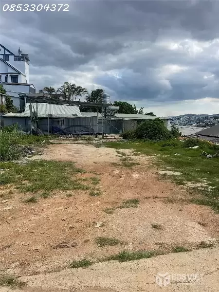 ĐẤT ĐẸP GIÁ TỐT – VUÔNG VỨC GẦN KHU THỂ THAO ĐÀ LẠT
Vị trí: Đường Cao Bá Quát – P6 cũ – Đà Lạt