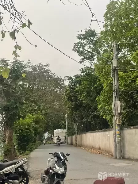 Bán nhà 43m2 3tầng giá hơn 5 tỷ Ô tô đỗ cửa tiện ích bạt ngàn