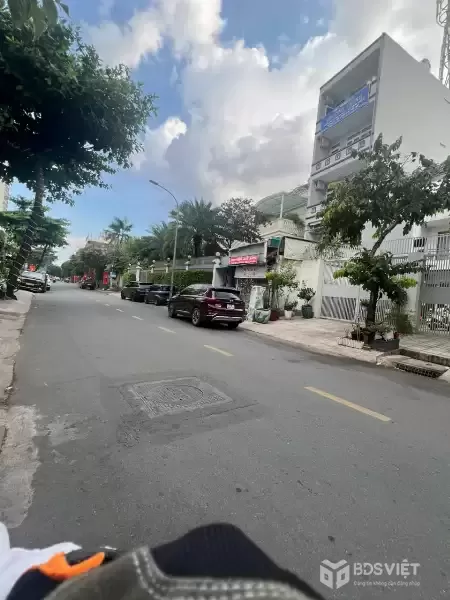 Giảm 500tr, Bán nhà mặt tiền kinh doanh Quốc Hương, Thảo Điền, 130m2, HDT 45tr, 33.5 tỷ