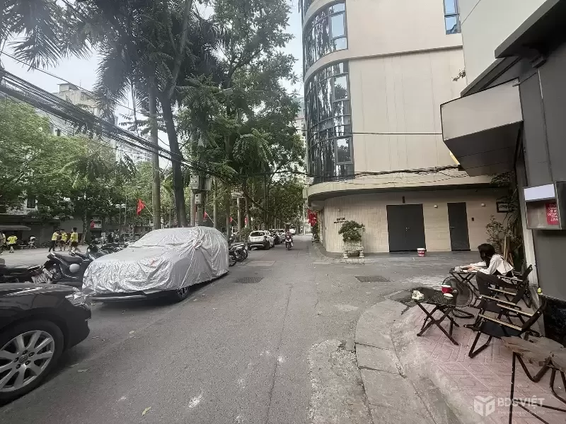 BÁN NHÀ NGUỴ NHƯ KONTUM, DT65M2 5T LÔ GÓC 2 MẶT NGÕ VỈA HÈ, OTO TRÁNH, KINH DOANH, 27.X TỶ