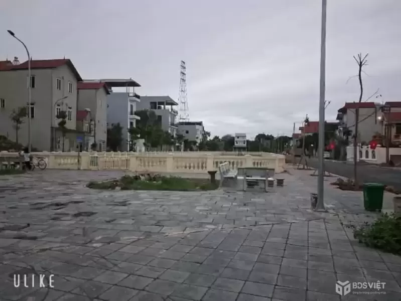 BÁN GẤP LÔ ĐẤT ĐẸP GẦN CẦU THĂNG LONG . Diện tích: 60,2m².MT: 4,1m vuông vắn