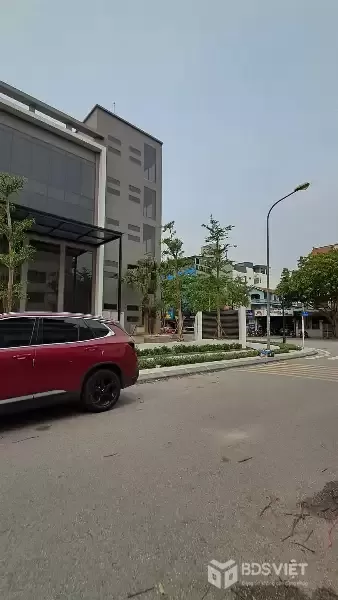 BÁN ĐẤT TĐC P VIỆT HƯNG 90M2- MT 7m- VỈA HÈ- Ô TÔ TRÁNH- 17 Tỷ.