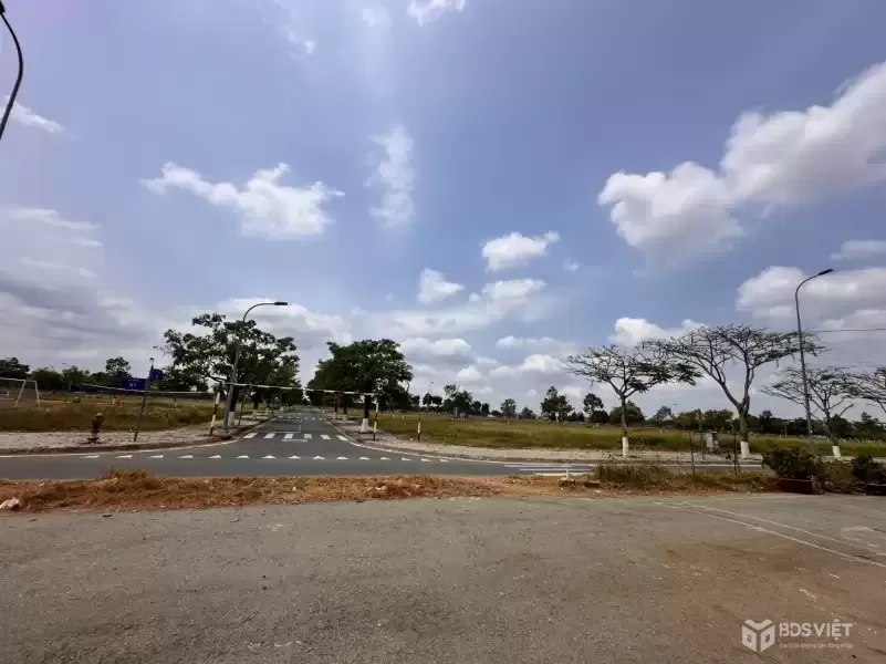 Bán lô đất đẹp KĐT Đông Tăng Long Quận 9 - 100m2 - Đường 10m có lề - Chỉ 8 Tỷ