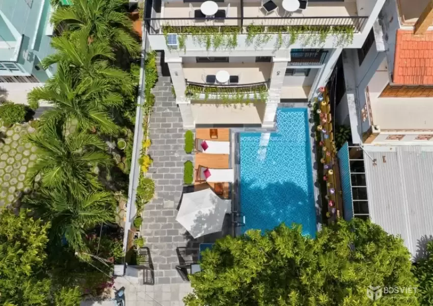 Villa 3 tầng Nguyễn Tuân, 271m2, giá 18,8 tỷ, 10 phòng ngủ, có hồ bơi