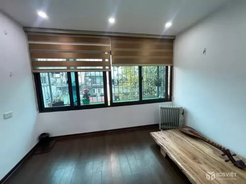 tập thể nghĩa tân 60m 2 ngủ giá 4,5 tỷ ô tô đỗ chân tòa