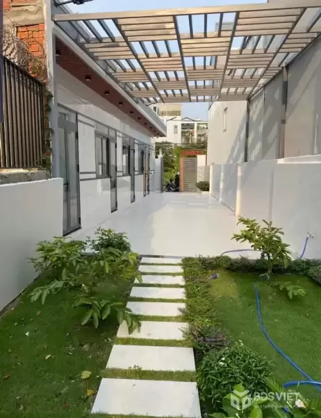 NHÀ BÈ- ÔTÔ VÔ SÂN- 160M2- NGANG NỞ HẬU 8M- NHÀ SÂN VUỜN THOÁNG MÁT- CHỈ 6Ty8