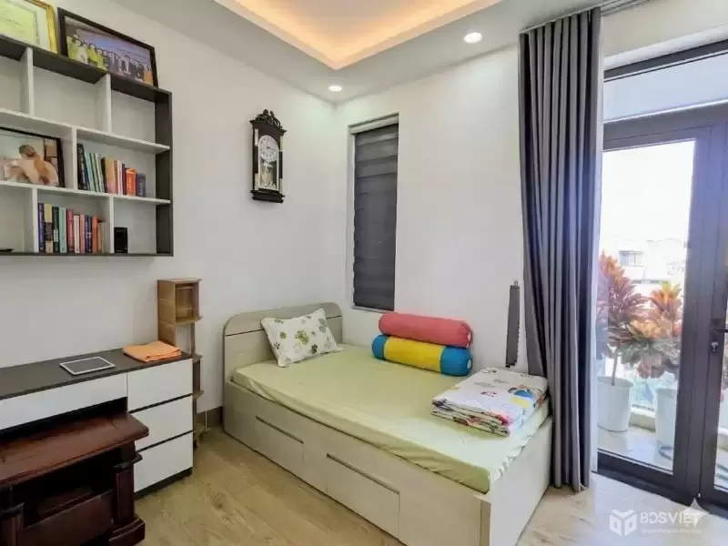 Bán Nhà  Góc 2 Mặt Tiền Đường Huỳnh Tấn Phát, Quận 7 - Cạnh Phú Mỹ Hưng - 5TỶ5.