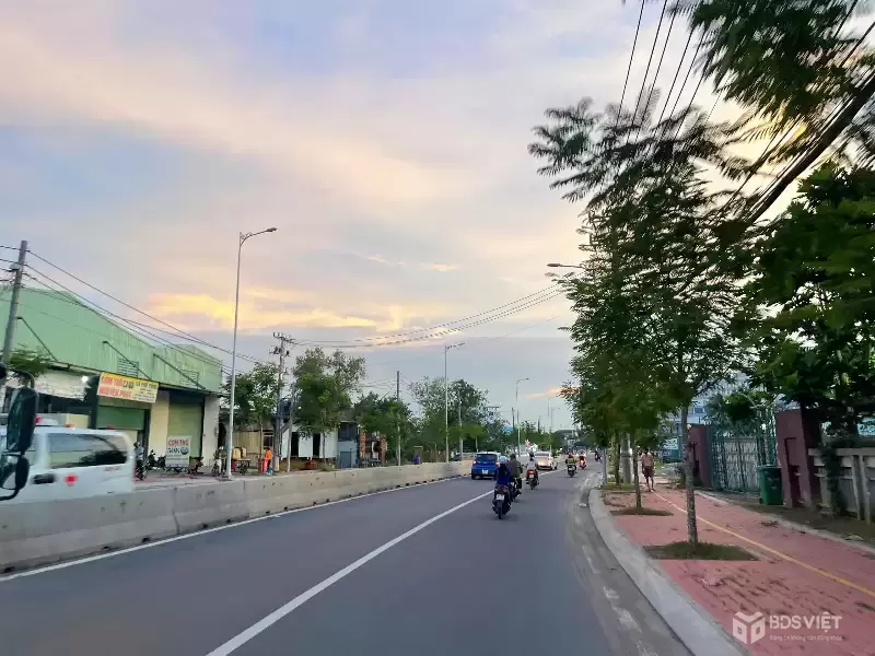 CẦN BÁN 120M2 ĐẤT THÔ CƯ MT ĐƯỜNG NGUYỄN CỬU PHÚ