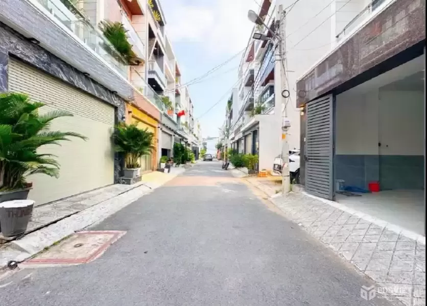 TT NHÀ BÈ- Đ.NHỰA 8M- GARA ÔTÔ- 80M2 4TẦNG- HOAN CÔNG ĐẦY ĐỦ- CHỈ 8.1Ty