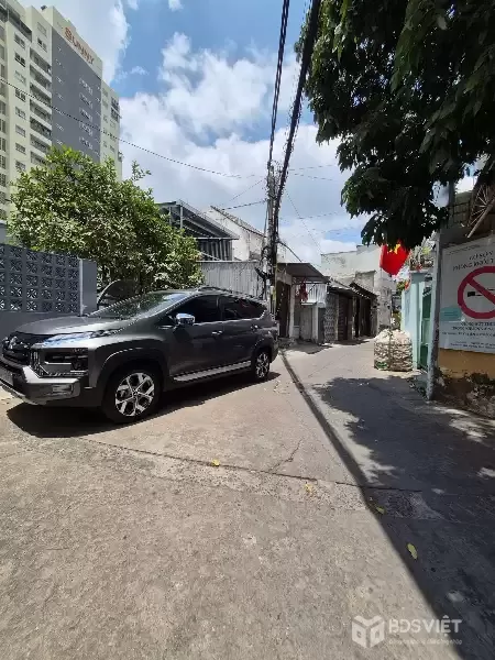 DIỆN TÍCH LƠN - HẺM  OTO - SÂT MT PHẠM VĂN ĐỒNG
110 M2 - 6 T8   CÒN TL