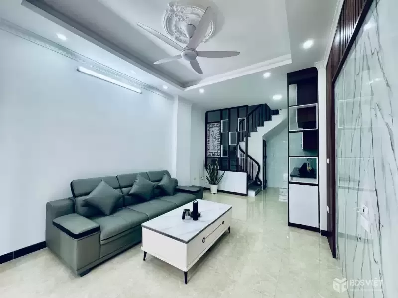 Bán nhà trung tâm Thạch Bàn, Long Biên 30m2 x5 tầng xây mới nhỉnh 6 t.ỷ