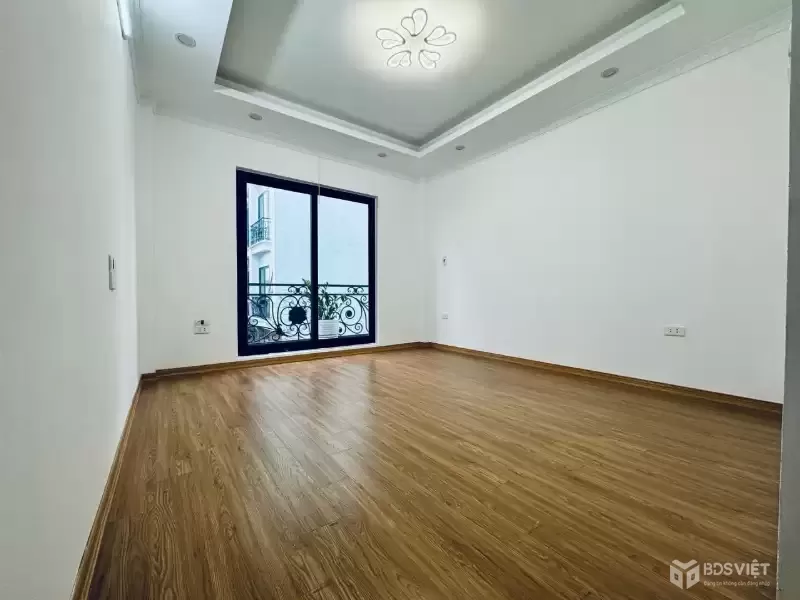 Bán nhà trung tâm Thạch Bàn, Long Biên 30m2 x5 tầng xây mới nhỉnh 6 t.ỷ