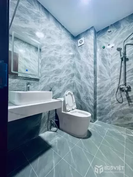 Bán nhà trung tâm Thạch Bàn, Long Biên 30m2 x5 tầng xây mới nhỉnh 6 t.ỷ