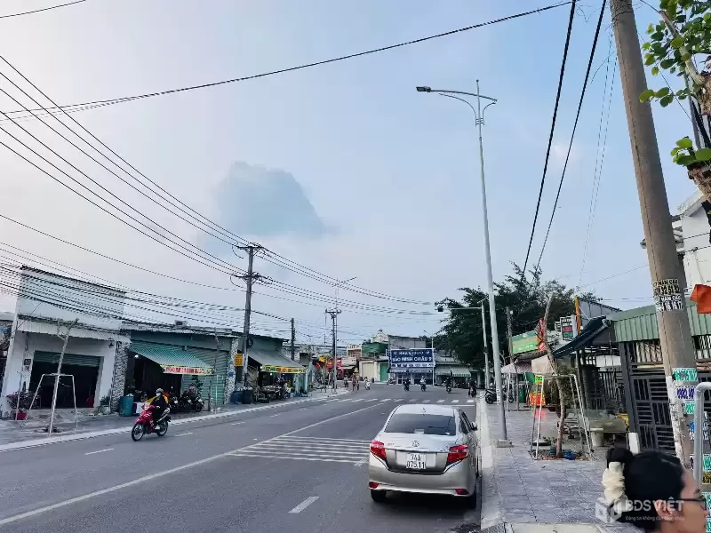 BÁN NHÀ MẶT TIỀN LIÊN HUYỆN, TÂN BÌNH, DĨ AN – NGANG 7M – 190M² – DÒNG TIỀN 30TR/THÁNG – GIÁ 7.3 TỶ