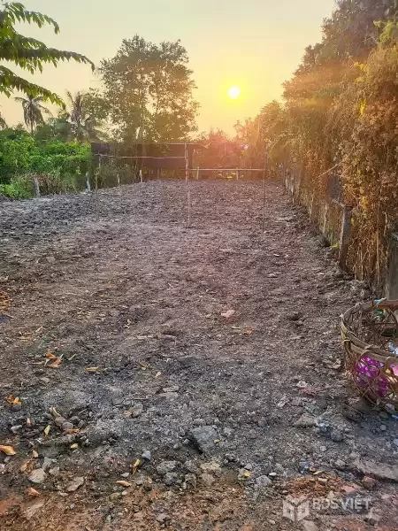 CẦN BÁN 300M2 ĐẤT THỔ CƯ HẺM THÔNG XE HƠI