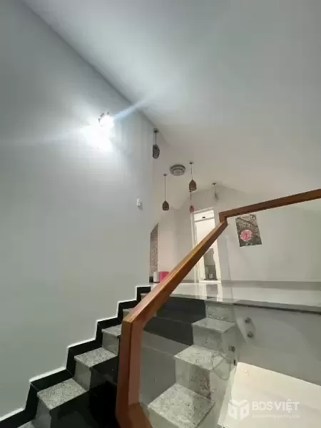 Cho thuê villa 8 phòng Hồ Tuyền Lâm Đà Lạt 20 triệu/tháng