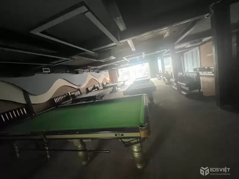 Cho thuê nhà mặt tiền 72 Núi Thành, Hải Châu, Đà Nẵng – ngang 12m, 3 tầng, diện tích 990m2, chính chủ