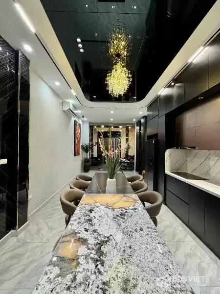 Bán nhà Khương Đình 47m2 6t giá hơn 13 thang máy tỷ full nội thất hoa hậu dòng tiền