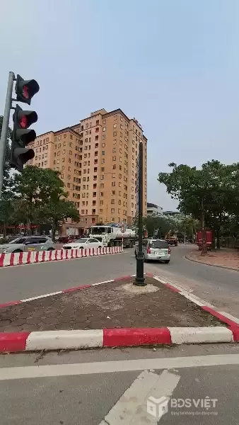 BÁN ĐẤT MẶT PHỐ VIỆT HƯNG 55M2- MT 4.3M- KINH DOANH ĐỈNH- HƠN 10 TỶ