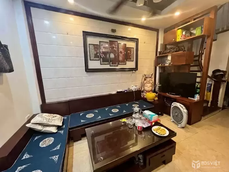 hoàng hoa thám 27m x5 tầng 6,3 tỷ cách bãi gủi ô tô 50m,ngõ thông thoáng