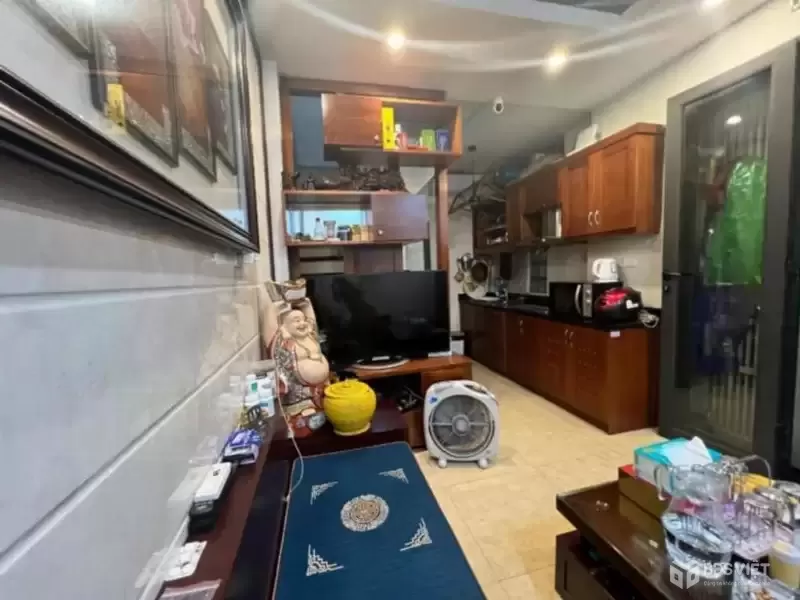 hoàng hoa thám 27m x5 tầng 6,3 tỷ cách bãi gủi ô tô 50m,ngõ thông thoáng