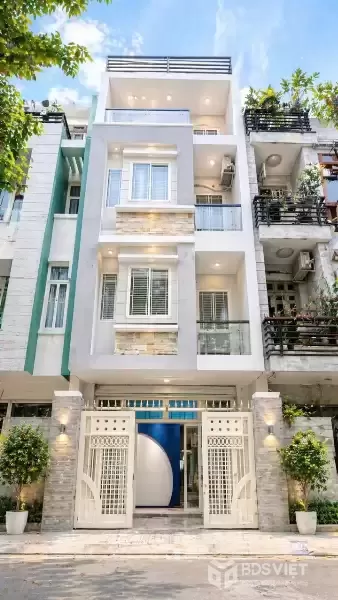 Nhà 2 MT 4 tầng hẻm 109 Dương Bá Trạc P1-Q8