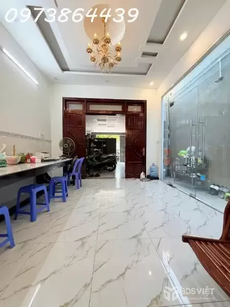 MẶT TIỀN PHẠM THỊ GIÂY VỪA Ở VỪA KINH DOANH ĐỈNH - NHÀ 2 TẦNG 150M2 - NGANG 5 M X 30M  - Ô TÔ NGỦ TRONG NHÀ - GIÁP QUẬN 12 - CHỈ 8,5TỶ