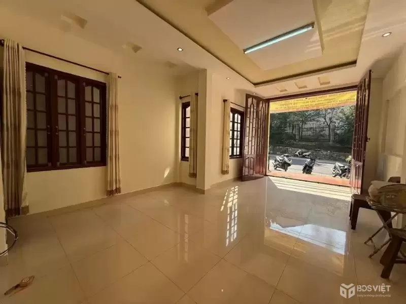 Cho thuê nhà mặt tiền Mai Hắc Đế, phường 6, Đà Lạt 25 triệu/tháng