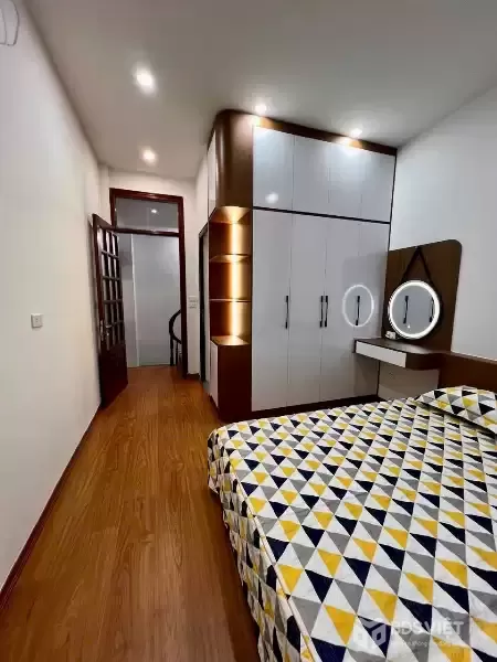 ????NGÃ TƯ SỞ - OTO QUA NHÀ 3 THOÁNG - 6 TẦNG VỪA Ở VỪA KINH DOANH - CHƯA TỚI 8 TỶ , 7,9 TỶ