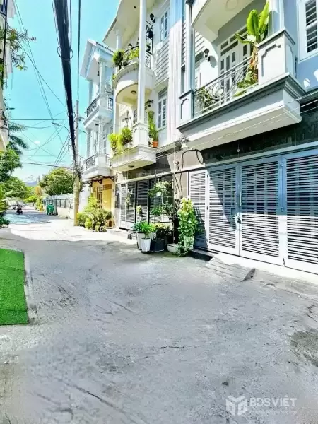 NHÀ ĐẸP - HXH DƯƠNG CÁT LỢI - GIÁP QUẬN 7 – 4PN – 6.2 TỶ