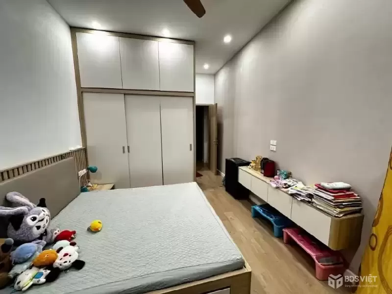 Thuỵ khuê tây hồ 42m x4 tầng 10,8 tỷ-mặt ngõ thông,kinh doanh,ô tô tránh 50m