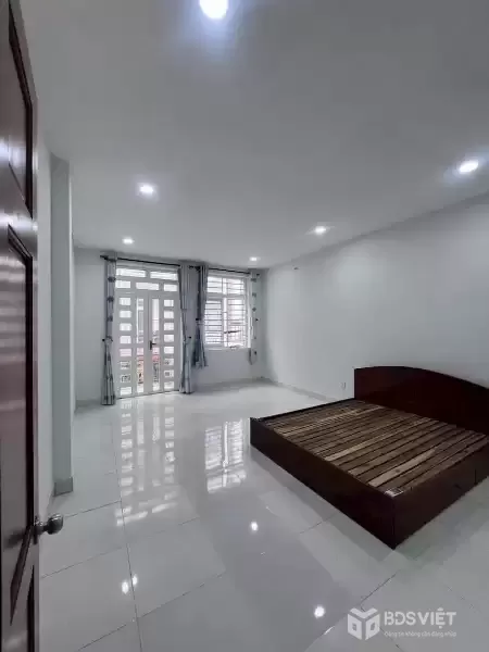 BÁN NHÀ KDBB ĐƯỜNG 8M XE QUA LẠI CHỈ 5.99 TỶ