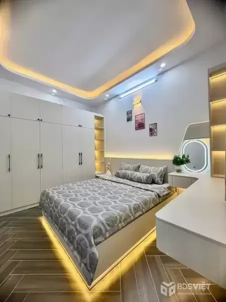 SIÊU PHẨM HÓT- HUỲNH TẤN PHÁT - NGANG 8M - 3 TỶ HƠN - GIÁP QUẬN 7.