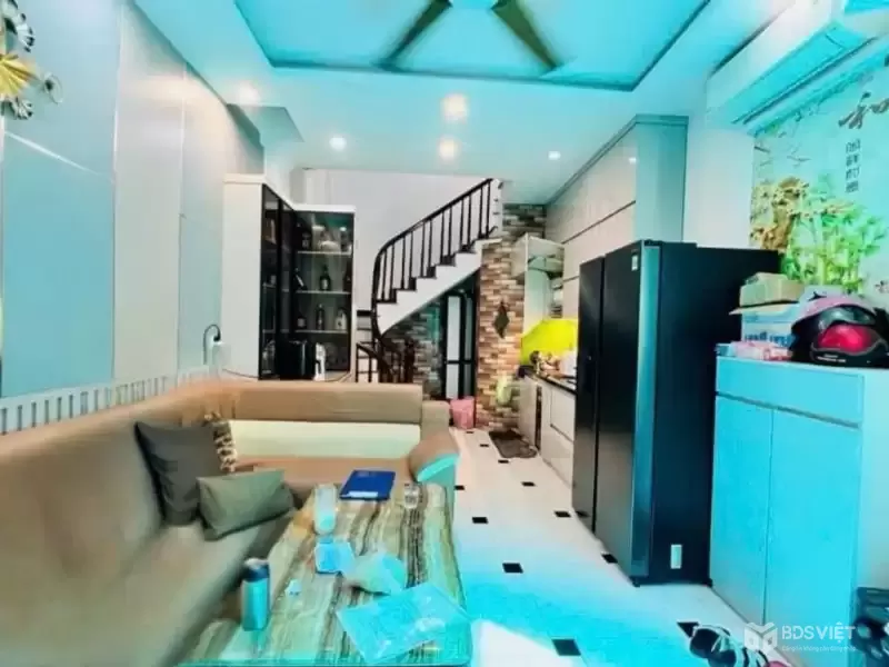 Nguyễn khang 32m x5 tầng giá 8,2 tỷ - lô góc,ngõ ba gác tránh,40m ra phố