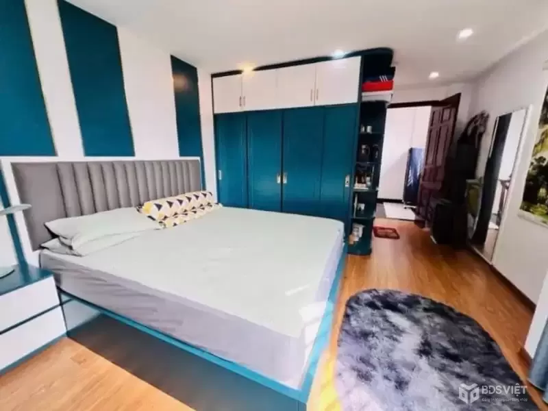 Nguyễn khang 32m x5 tầng giá 8,2 tỷ - lô góc,ngõ ba gác tránh,40m ra phố