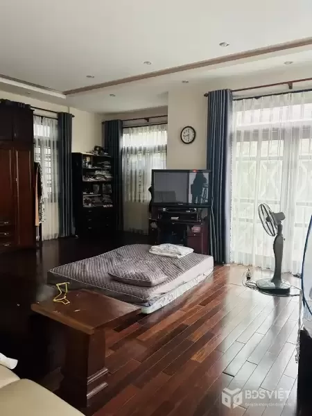 ♥ Biệt thự Sân vườn, sát Thăng Long 260m2, ngang 13m, 3 tầng xịn sò, 17.5 tỷ