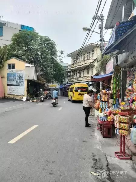 Cho thuê gấp giá rẻ căn hộ mặt phố Yên Phụ 120m, tầng 7, mặt tiền 6m, 20 tr/th Tây Hồ.