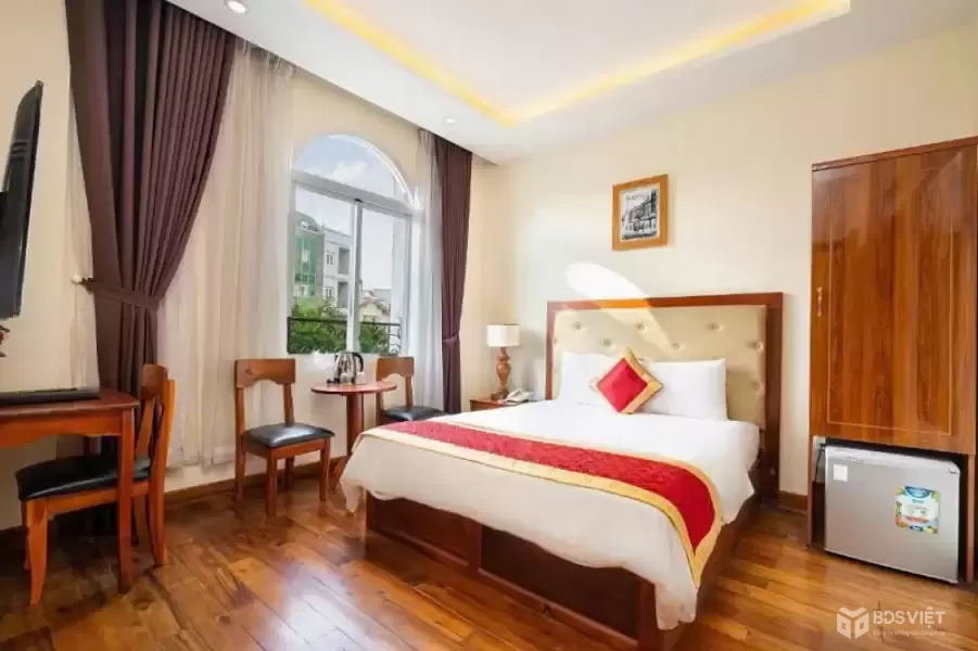 Cho thuê khách sạn 42 phòng có nhà hàng sân đậu xe ngay trung tâm Đà Lạt giá 110 triệu