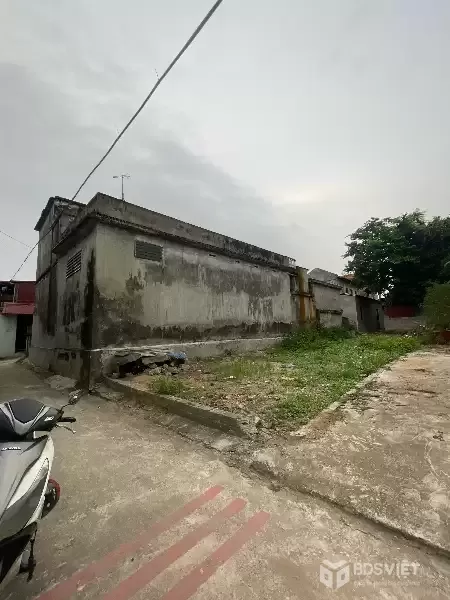 SÂN VẬN ĐỘNG TRỐNG ĐỒNG- LÔ GÓC- NGÕ THÔNG- GIÁ HƠN 3 TỶ