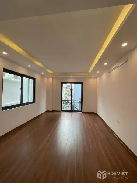 Bán gấp giá rẻ ô tô kinh doanh Ngõ Quỳnh 32m, 4 tầng, mặt tiền 4m, 8.5 tỷ Hai Bà Trưng.