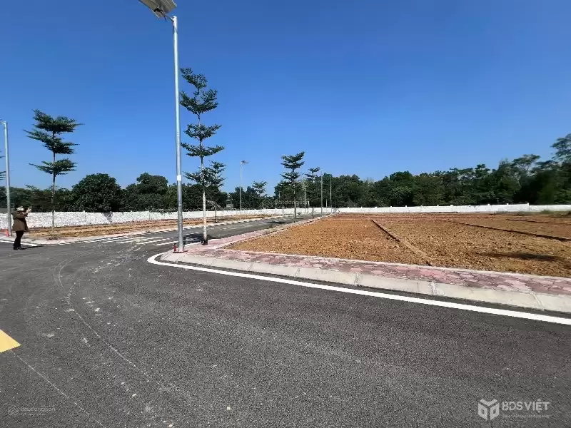 Cần tiền kinh doanh, bán gấp lô đất sổ đỏ 108m vị trí TĐC Vai Réo