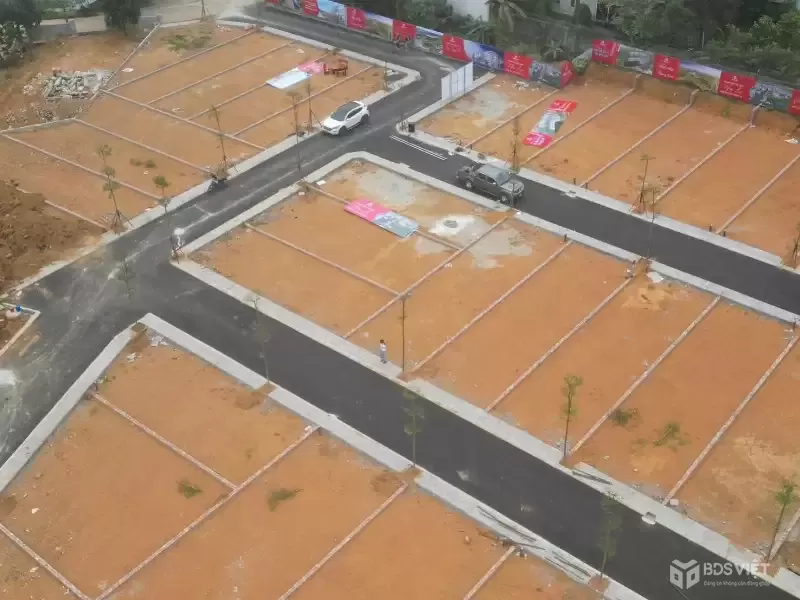 SUẤT NGOẠI GIAO, LÔ GÓC 2 MẶT TIỀN, GIÁP DỰ ÁN ĐẤT ĐẤU GIÁ ĐỒNG MÔ LAKESIDE