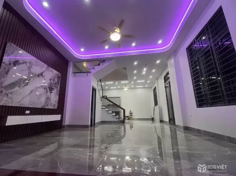 Bán nhà GÓC 3 tầng MỚI TINH phường Vũ Ninh hơn 4 tỷ