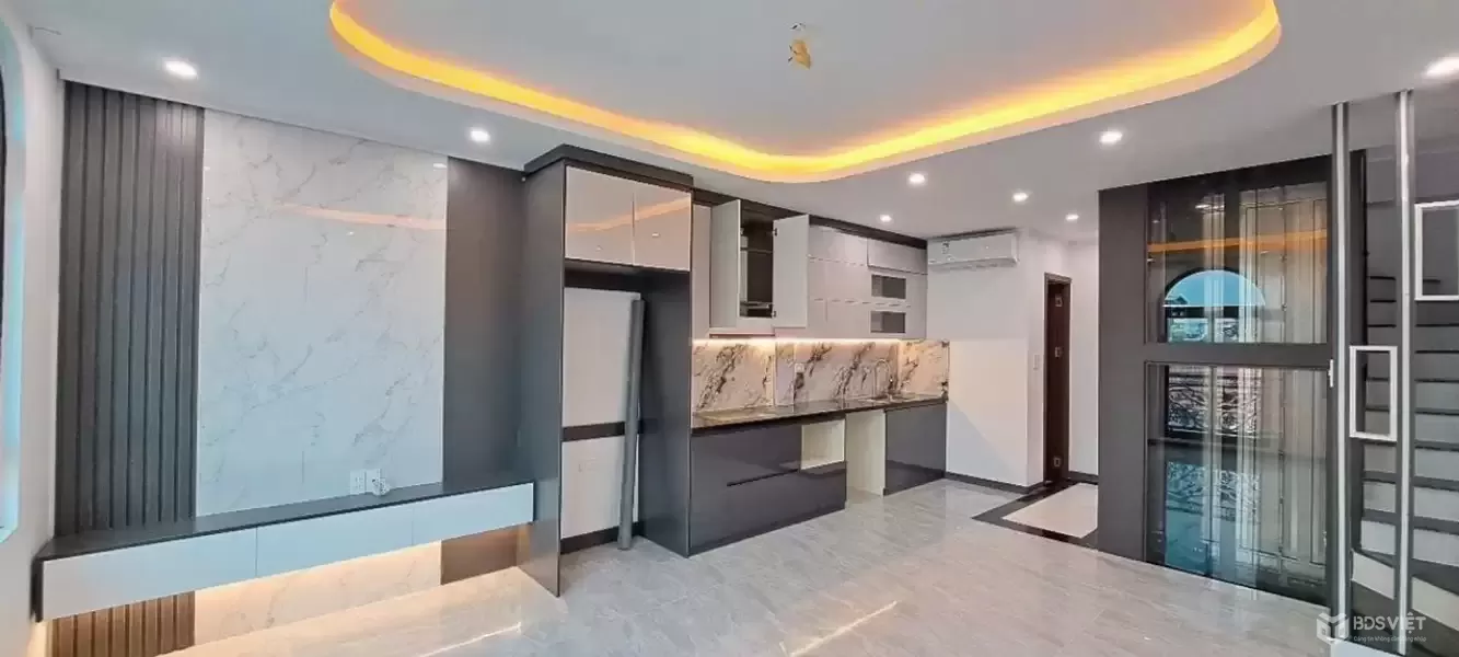 ???? HIẾM! NHÀ ĐẸP TRUNG TÂM HỒ THẠCH BÀN – THANG MÁY – Ô TÔ ĐỖ CỔNG ????