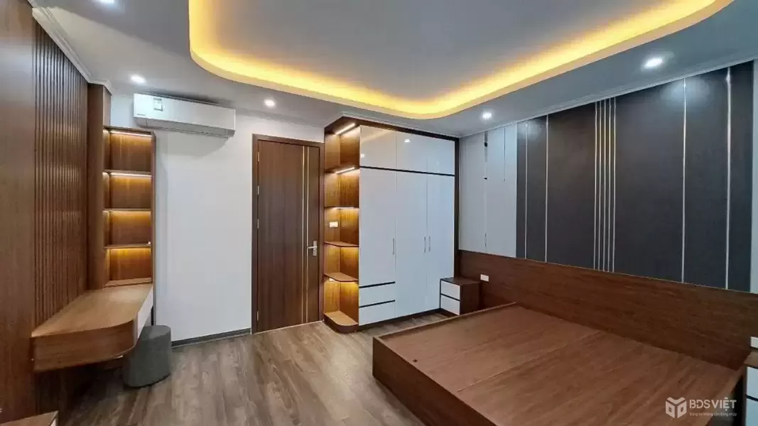 ???? HIẾM! NHÀ ĐẸP TRUNG TÂM HỒ THẠCH BÀN – THANG MÁY – Ô TÔ ĐỖ CỔNG ????