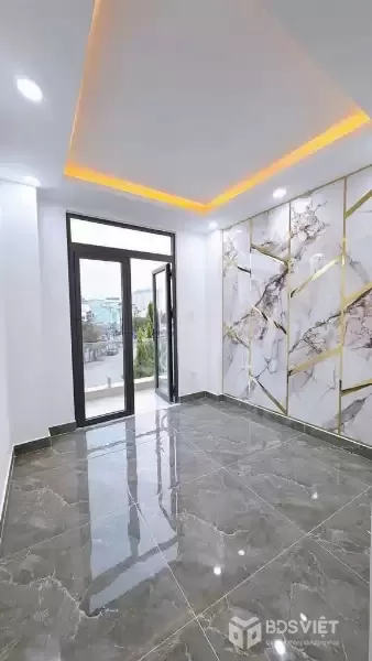 ĐOÀN VĂN BƠ – NHÀ 3 TẦNG NHỎ XINH – XÁCH VALI VÀO Ở NGAY???? Giá chính chủ: 3.5 TỶ – bớt Lộc Cách hẻm xe hơi chỉ 2–3 căn,