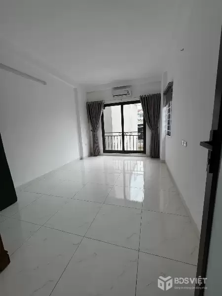 Hơn 7 tỷ có nhà Âu Cơ Tây Hồ - 32m vài bước ra ô tô - cho thuê hoặc ở đều được không dính quy hoạch