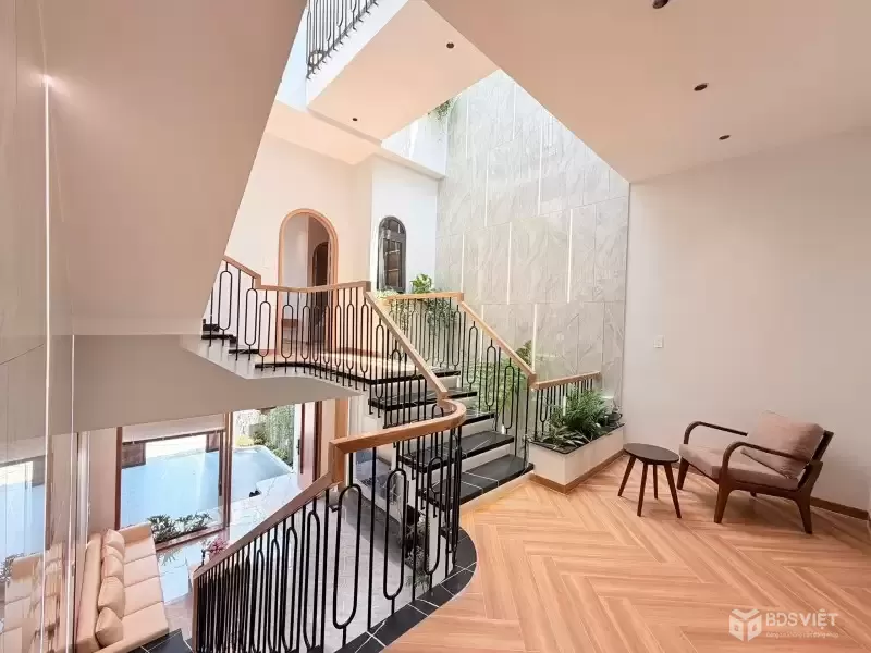 Bán nhà 3 tầng Lỗ Giáng Hòa Xuân, 100m2, gần CV Văn Tiến Dũng, giá 7.99 tỷ